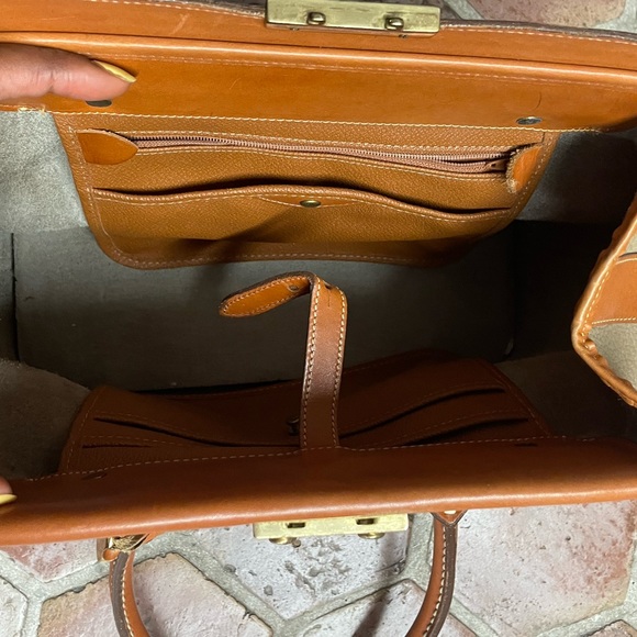 Vintage Dooney Medicine Bag Design - Picture 5 of 5